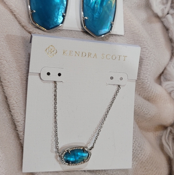 NWT KENDRA SCOTT PEACOCK BLUE ILLUSION NECKLACE EARRING SET - Picture 4 of 9